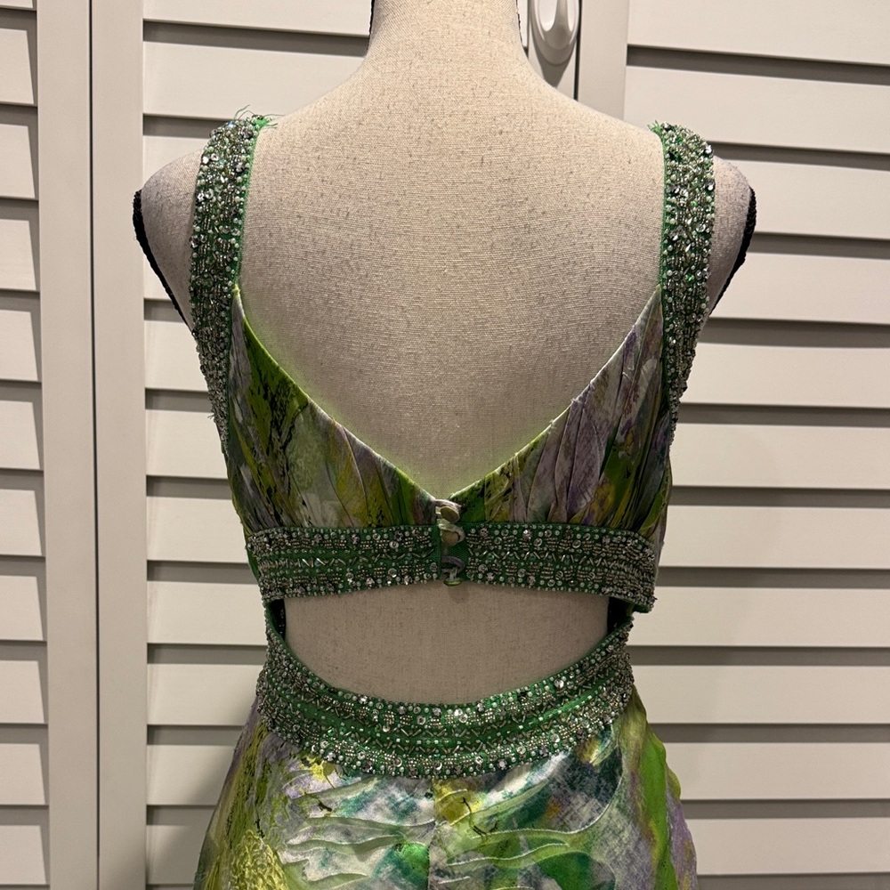 Elegant vintage Silk handmade lined beaded Sleeveless Dress with built in Bra. - Picture 6 of 13